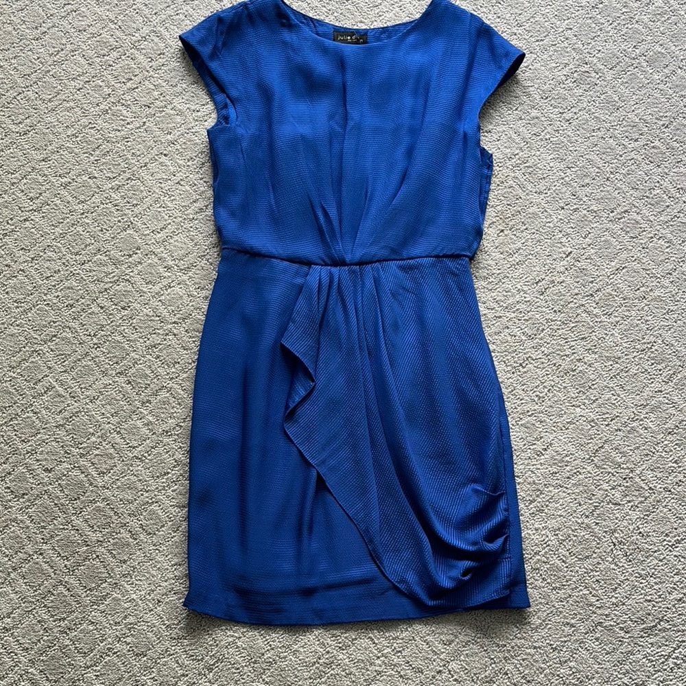 Chic Blue Mini Dress with Sleek Silhouette